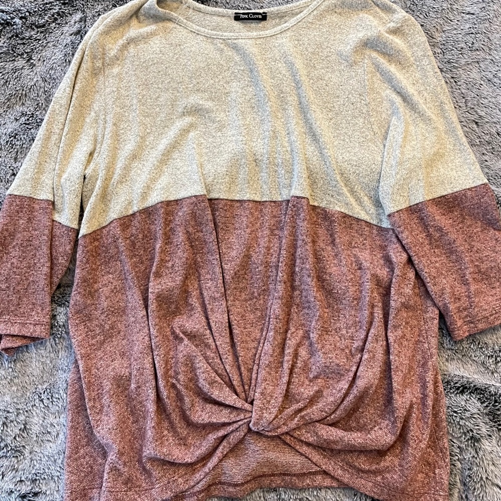 Pink Clover Front Twist Knit Top (XL)